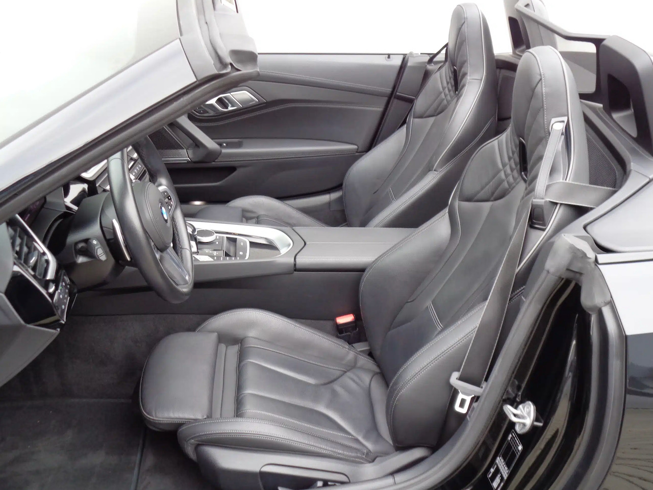 BMW Z4 M40i | předváděcí auto skladem | roadster | V6 benzin 340 koní | skvělá výbava | nákup online | super cena  |  AUTOiBUY.com